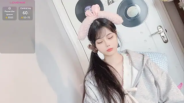 Qedgjwyz1 online show from 03.04.25