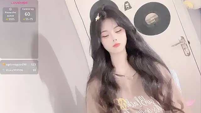 Qedgjwyz1 online show from 03.13.25