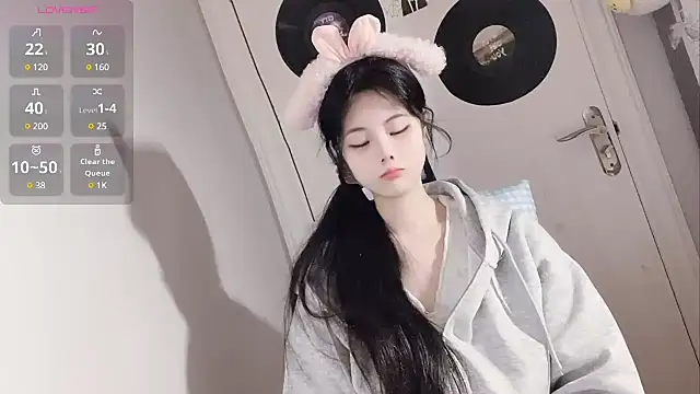 Qedgjwyz1 online show from 03.17.25