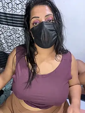 Snapshot of NOORA-GIRL chatting on 12.05.25 NOORA-GIRL online show from 12.05.25