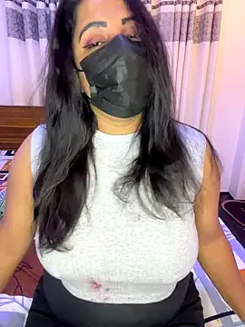 Snapshot of NOORA-GIRL chatting on 12.21.25 NOORA-GIRL online show from 12.21.25