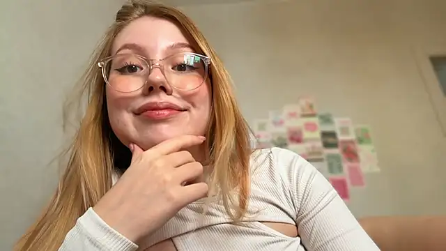 HoneyAudrey online show from 04.21.26