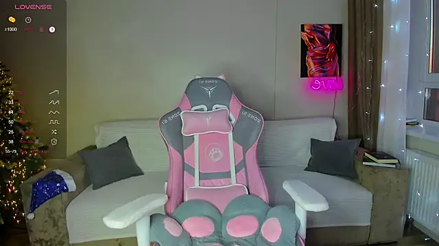 Snapshot of My_Emmy chatting on 12.22.24 My Emmy online show from 12.22.24