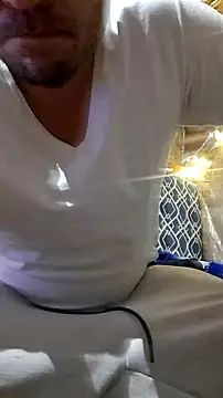 Snapshot of Davo84123 chatting on 11.10.25 Davo84123 online show from 11.10.25