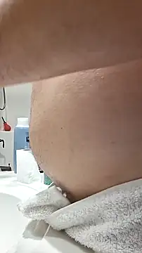 Snapshot of Davo84123 chatting on 12.18.25 Davo84123 online show from 12.18.25