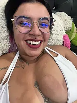 Devilsweet17 online show from 03.21.25