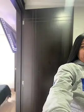 Devilsweet17 online show from 03.17.26