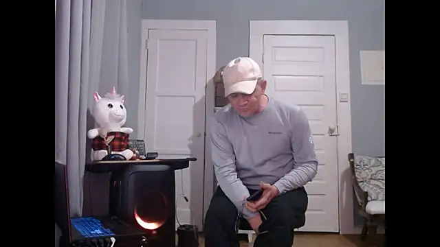 Snapshot of straightinyou chatting on 01.11.25 straightinyou online show from 01.11.25