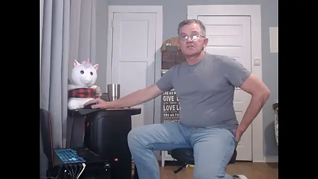 Snapshot of straightinyou chatting on 01.11.25 straightinyou online show from 01.11.25