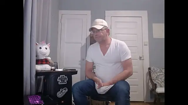 Snapshot of straightinyou chatting on 01.14.25 straightinyou online show from 01.14.25