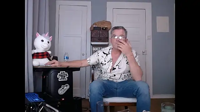 Snapshot of straightinyou chatting on 01.15.25 straightinyou online show from 01.15.25