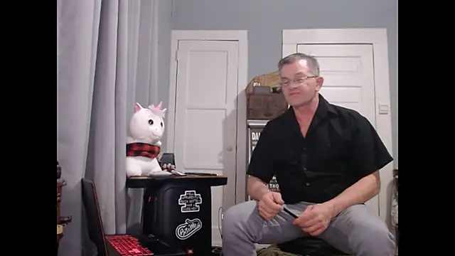 Snapshot of straightinyou chatting on 01.15.25 straightinyou online show from 01.15.25