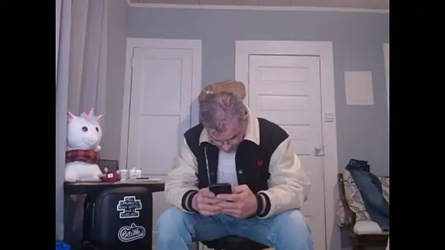 Snapshot of straightinyou chatting on 01.18.25 straightinyou online show from 01.18.25