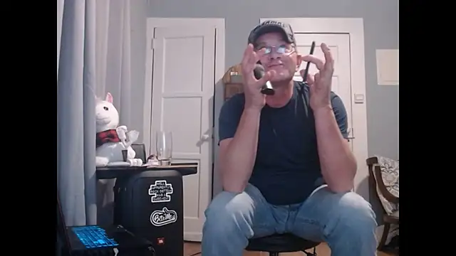 Snapshot of straightinyou chatting on 01.19.25 straightinyou online show from 01.19.25