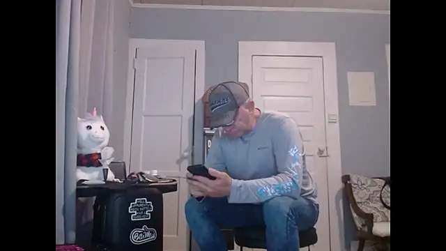 Snapshot of straightinyou chatting on 01.19.25 straightinyou online show from 01.19.25