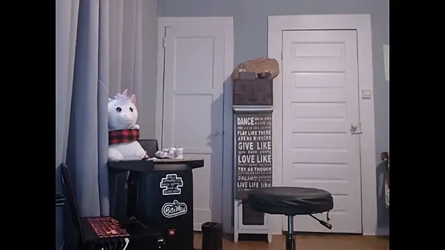 Snapshot of straightinyou chatting on 01.21.25 straightinyou online show from 01.21.25