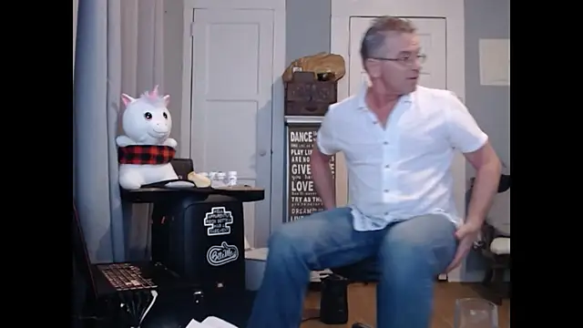 Snapshot of straightinyou chatting on 01.21.25 straightinyou online show from 01.21.25