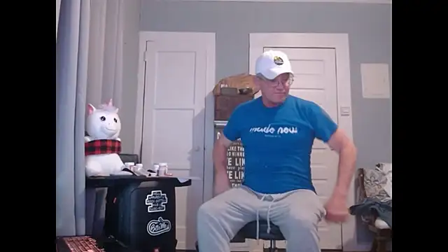 Snapshot of straightinyou chatting on 01.22.25 straightinyou online show from 01.22.25