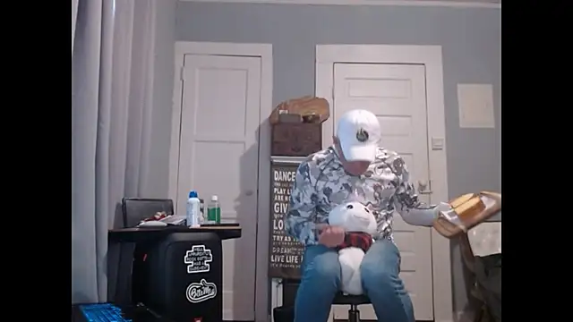 Snapshot of straightinyou chatting on 01.24.25 straightinyou online show from 01.24.25