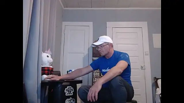 Snapshot of straightinyou chatting on 01.25.25 straightinyou online show from 01.25.25