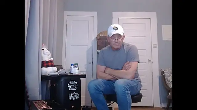 Snapshot of straightinyou chatting on 01.26.25 straightinyou online show from 01.26.25