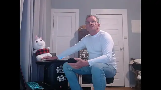 Snapshot of straightinyou chatting on 01.30.25 straightinyou online show from 01.30.25