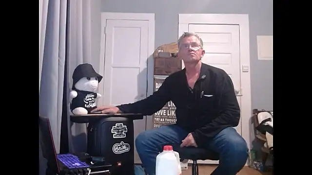 Snapshot of straightinyou chatting on 02.07.25 straightinyou online show from 02.07.25