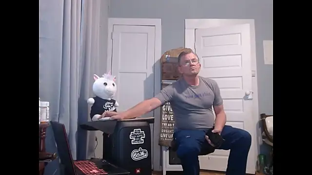 Snapshot of straightinyou chatting on 02.11.25 straightinyou online show from 02.11.25