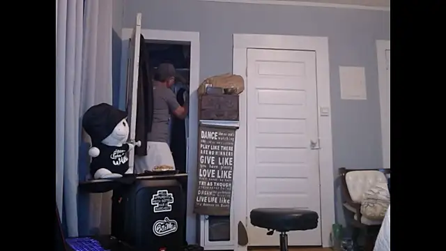 Snapshot of straightinyou chatting on 02.12.25 straightinyou online show from 02.12.25