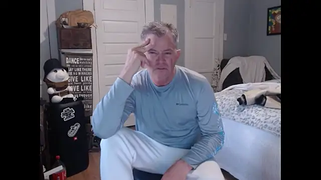 Snapshot of straightinyou chatting on 02.17.25 straightinyou online show from 02.17.25