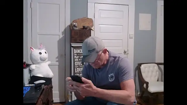 Snapshot of straightinyou chatting on 02.27.25 straightinyou online show from 02.27.25