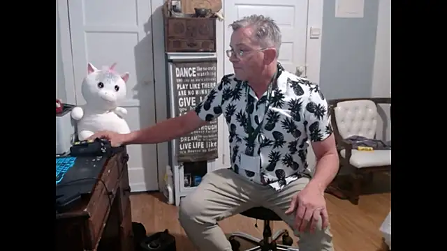 Snapshot of straightinyou chatting on 02.27.25 straightinyou online show from 02.27.25