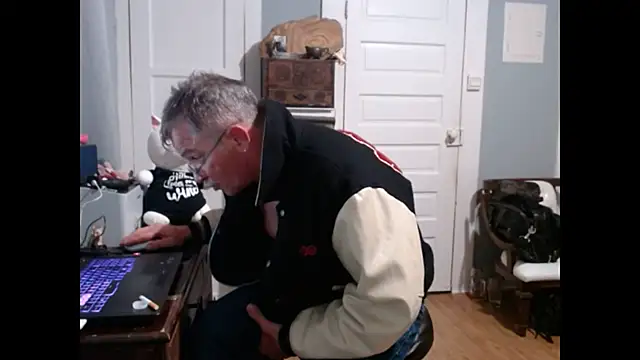 Snapshot of straightinyou chatting on 03.03.25 straightinyou online show from 03.03.25