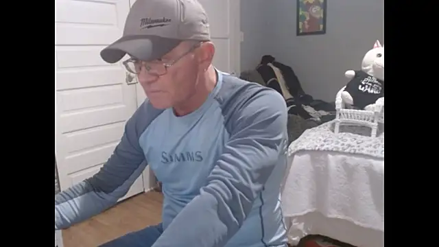 Snapshot of straightinyou chatting on 03.06.25 straightinyou online show from 03.06.25