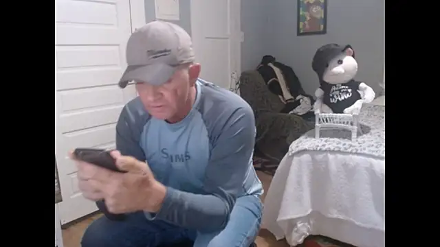 Snapshot of straightinyou chatting on 03.06.25 straightinyou online show from 03.06.25