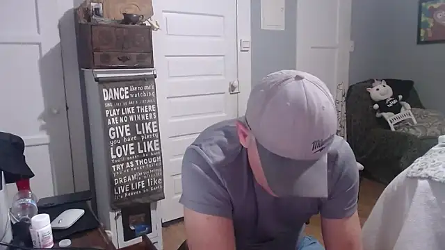 Snapshot of straightinyou chatting on 03.11.25 straightinyou online show from 03.11.25