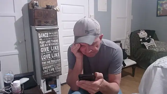 Snapshot of straightinyou chatting on 03.11.25 straightinyou online show from 03.11.25