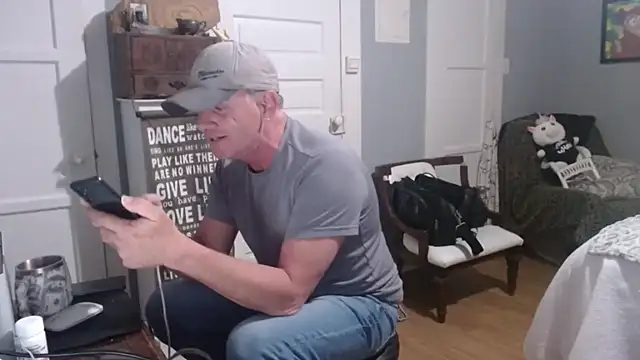 Snapshot of straightinyou chatting on 03.11.25 straightinyou online show from 03.11.25