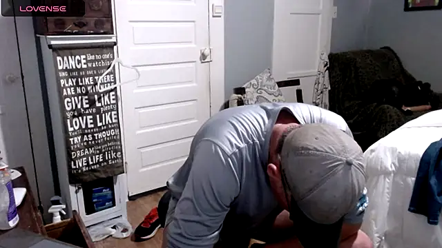 Snapshot of straightinyou chatting on 03.23.25 straightinyou online show from 03.23.25