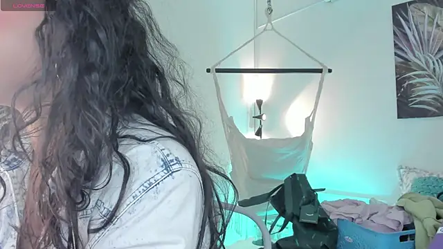 emma alice  online show from 03.13.25