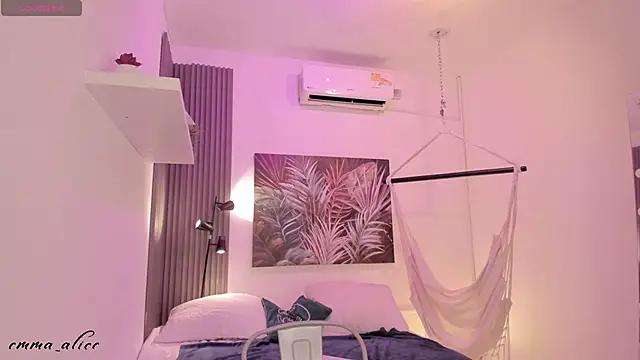 emma alice  online show from 10.11.25