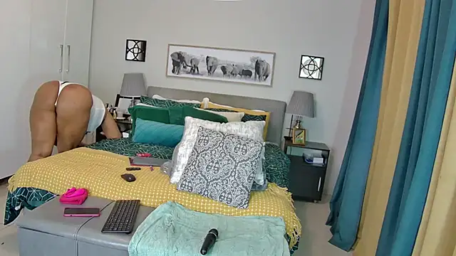 Snapshot of NaughtyKelly28 chatting on 10.04.25 NaughtyKelly28 online show from 10.04.25