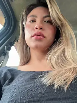 Snapshot of Karen_San_Miguel chatting on 02.12.25 Karen San Miguel online show from 02.12.25