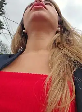 Snapshot of Karen_San_Miguel chatting on 10.08.25 Karen San Miguel online show from 10.08.25