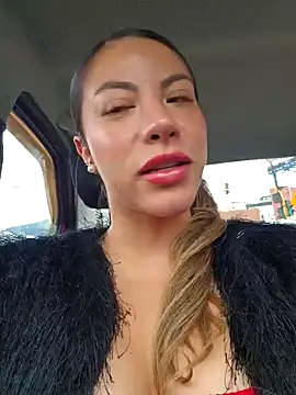 Snapshot of Karen_San_Miguel chatting on 10.30.25 Karen San Miguel online show from 10.30.25