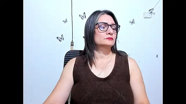 Amie Adams82  online show from 07.21.26