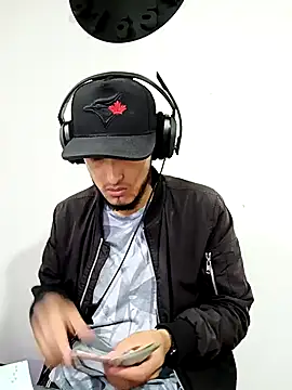 Snapshot of mosmar_20 chatting on 12.27.24 mosmar 20 online show from 12.27.24