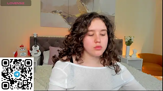 Ariella Sol online show from 02.06.25