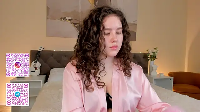 Ariella Sol online show from 09.17.25