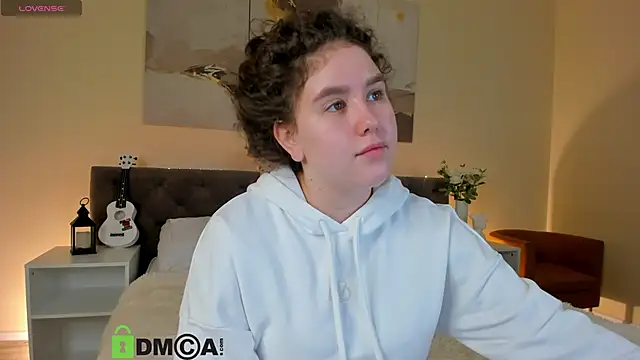 Ariella Sol online show from 10.10.25